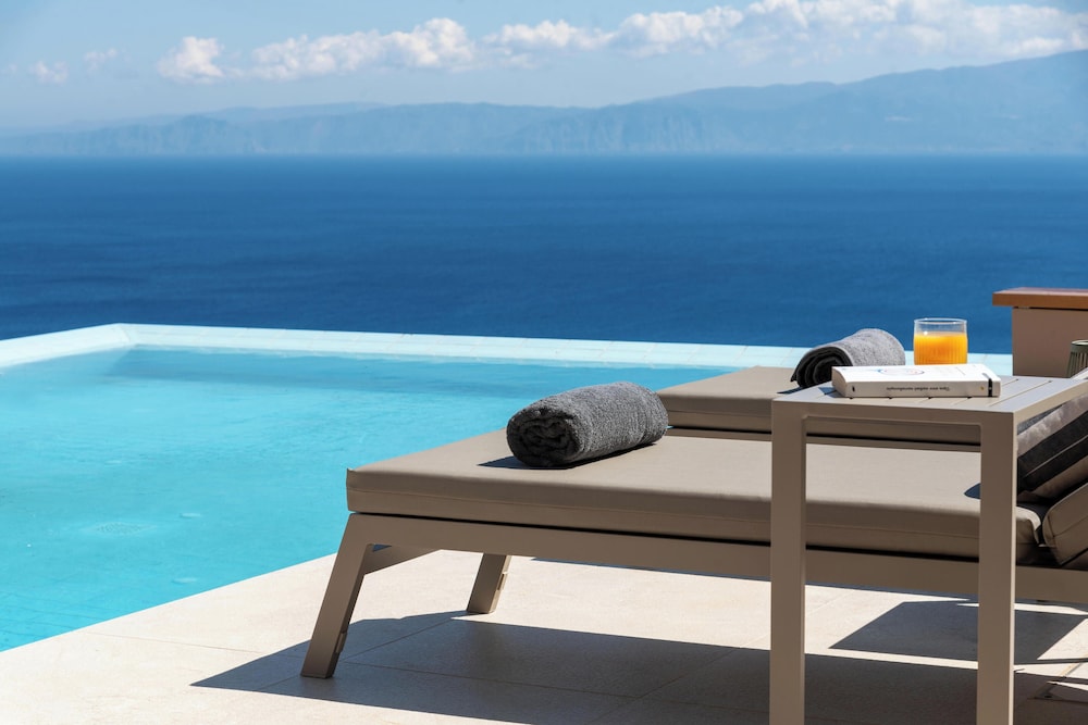 Notiko villas