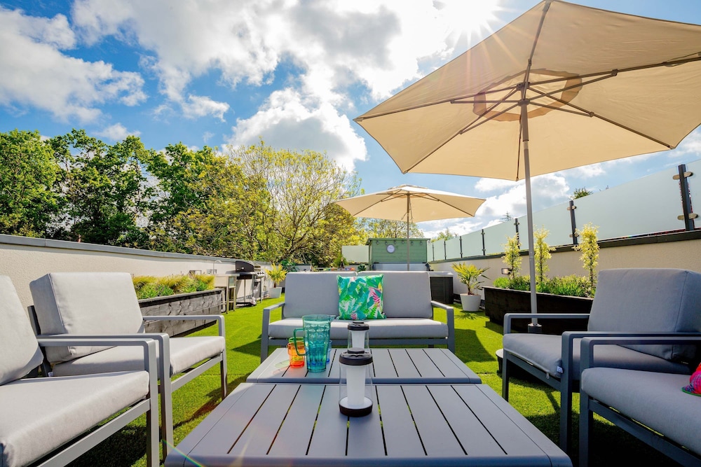 Host Stay Hilltop House
