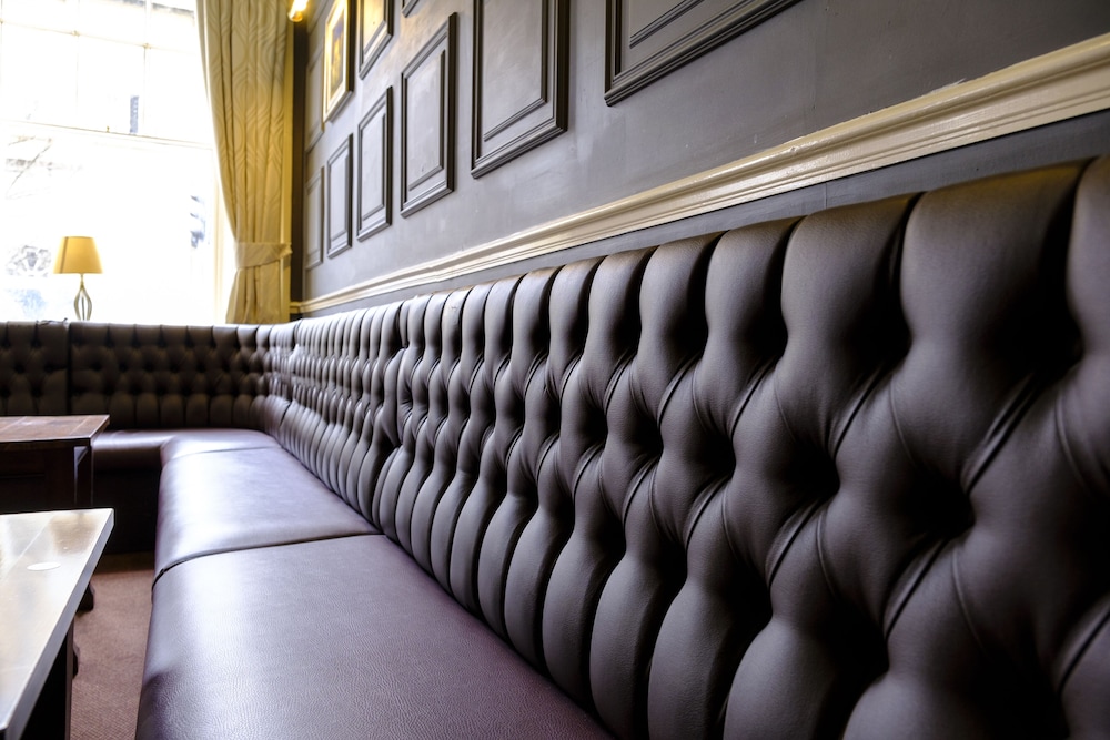 Royal Hotel 64