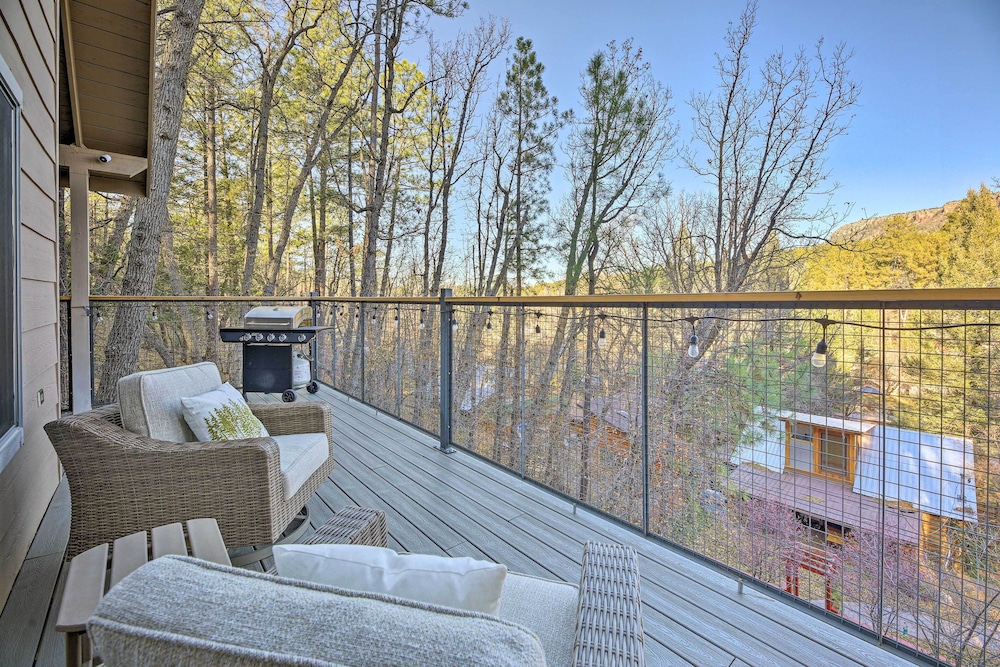 Payson Vacations - Cabin 404 in Payson w/ Deck  Mountain Views! - Property Image 1