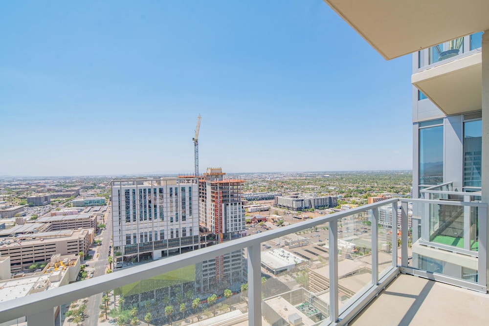ROVE LIVING/KL - 44 Monroe