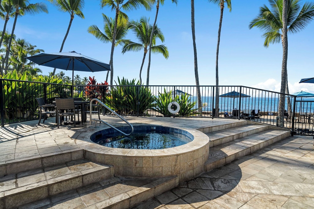 Oceanfront Island Living - Beautiful Kona Condo for Extended Stays - Vrkcv