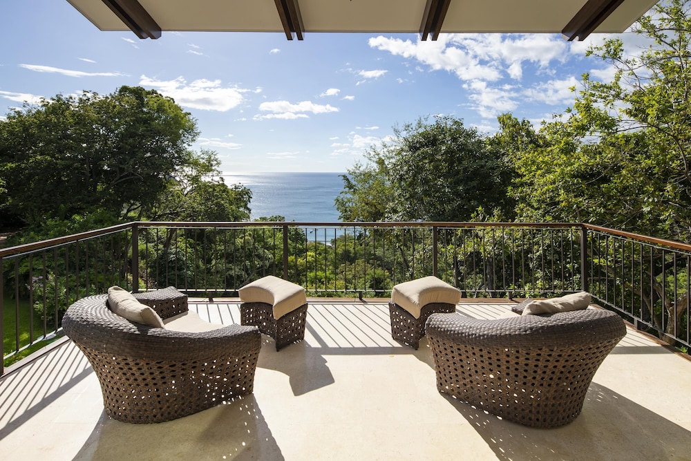 Villa Belvedere Pacific Sunsets 2 Private Pools