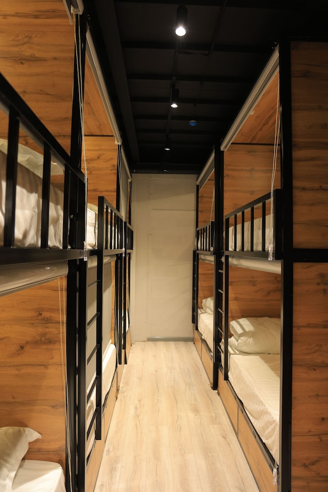 DOO Hostel