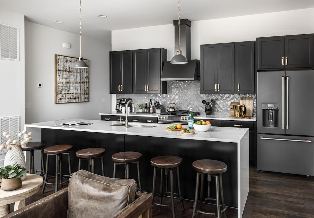 Luxe-tennessee Row-heart of Gulch-mins to Broadway