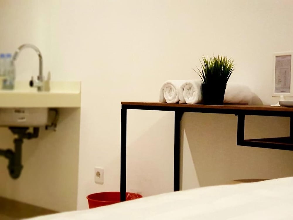 Alpine Room at TreePark City Apartement