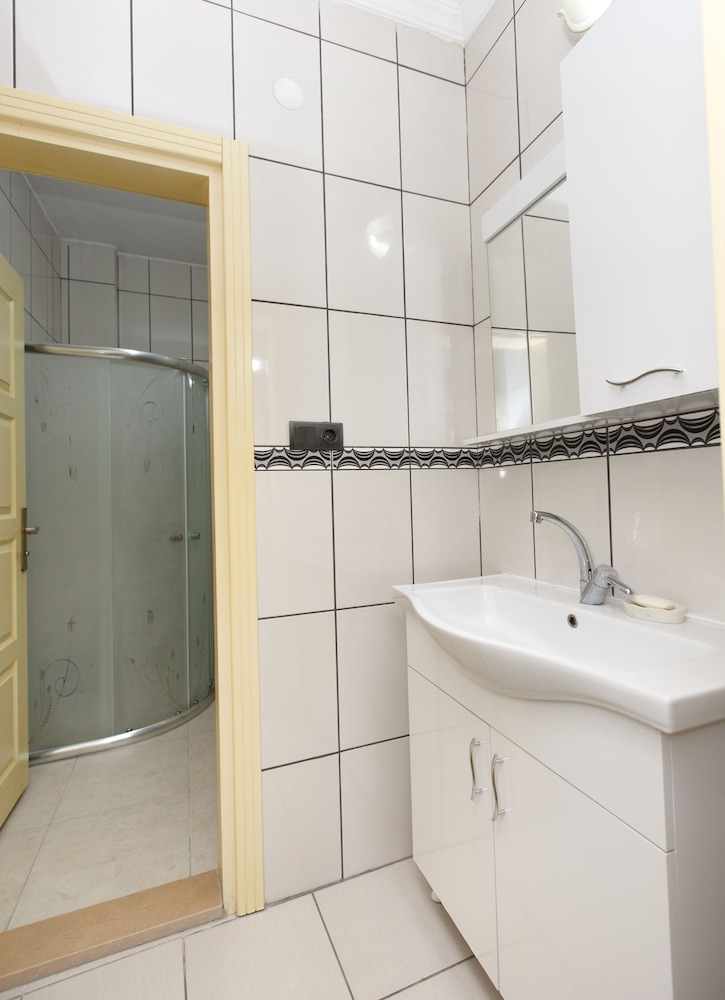 Guven Suite House