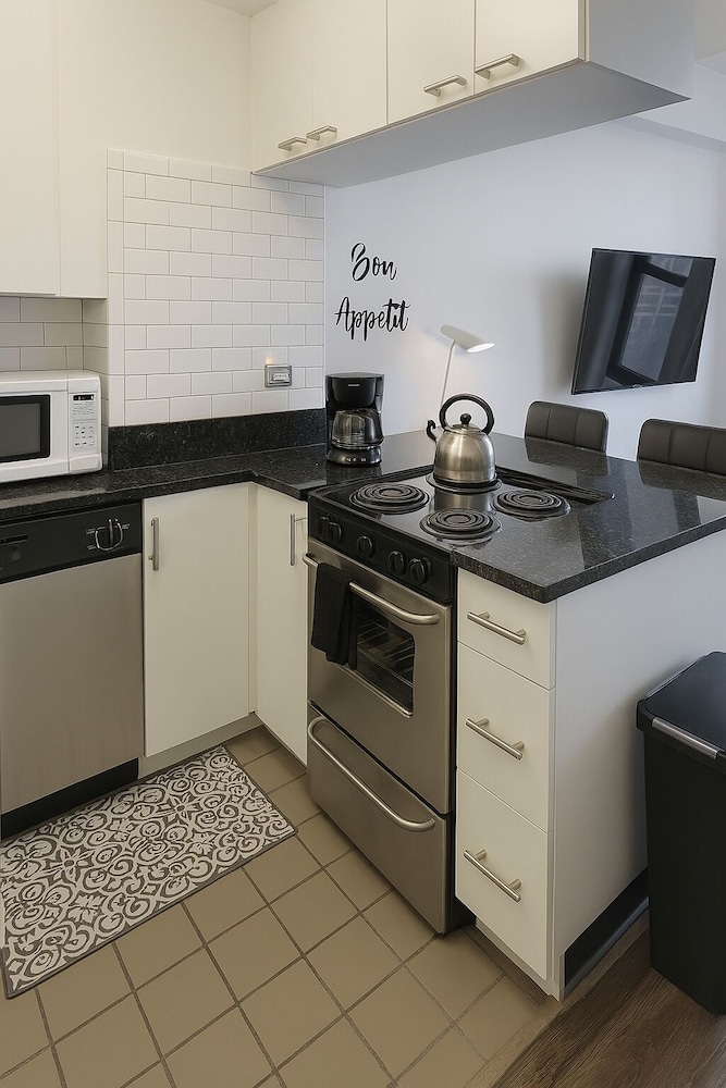 Studio Retreat - Algonquin 9A