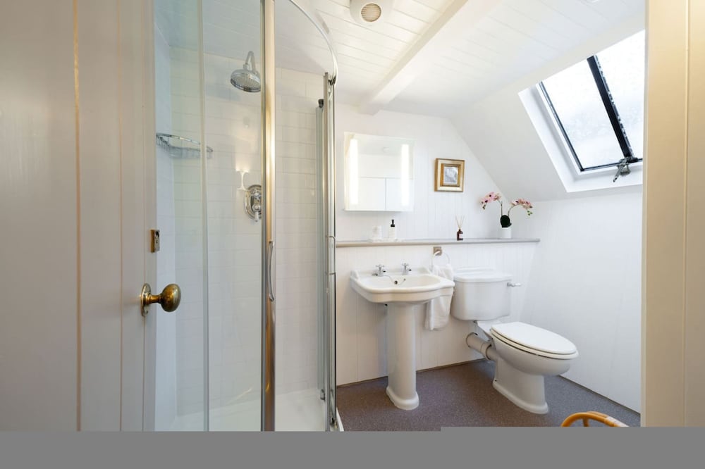 Barometer Cottage in Broughty Ferry
