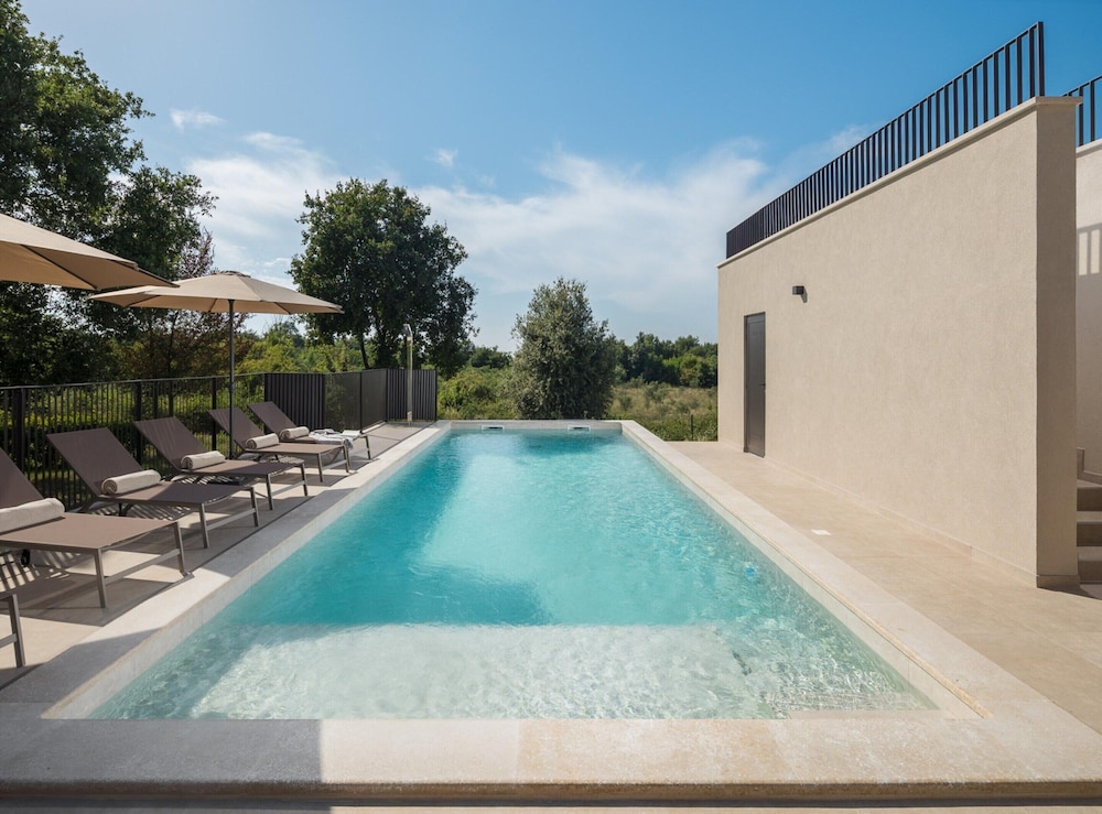 Luxury Villa in Tar With View