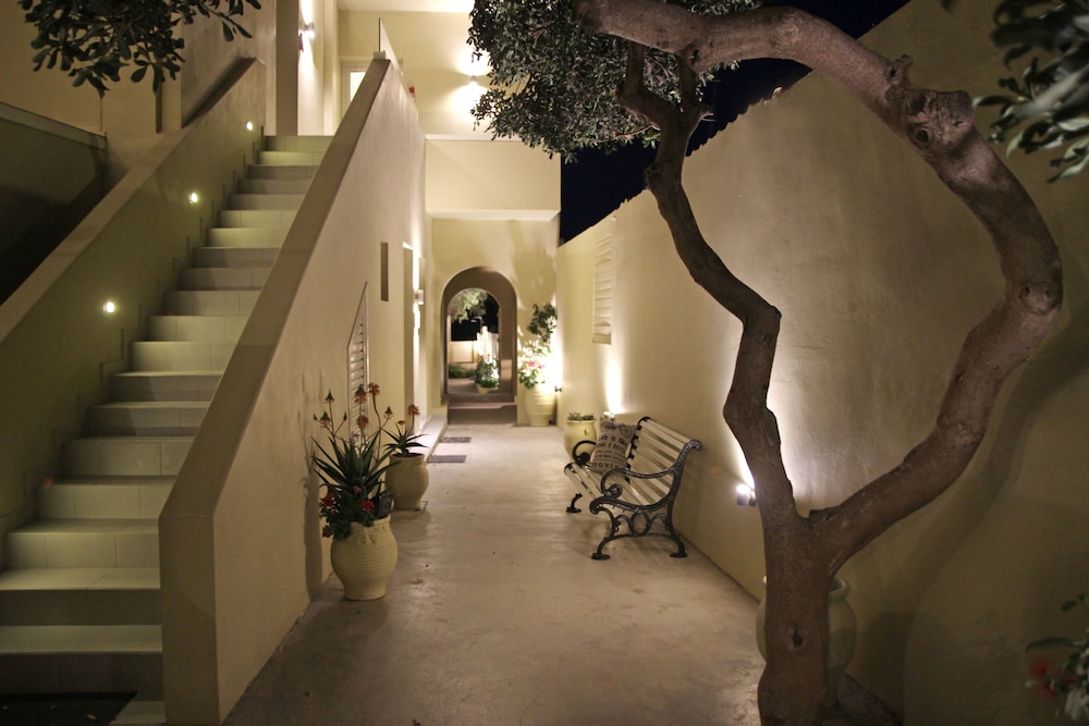 Effi Apartments