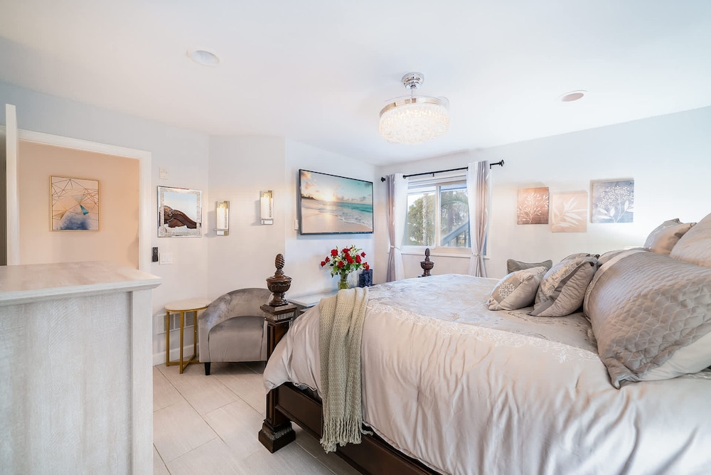 Luxury Oceanfront Condo With Private Beach Access