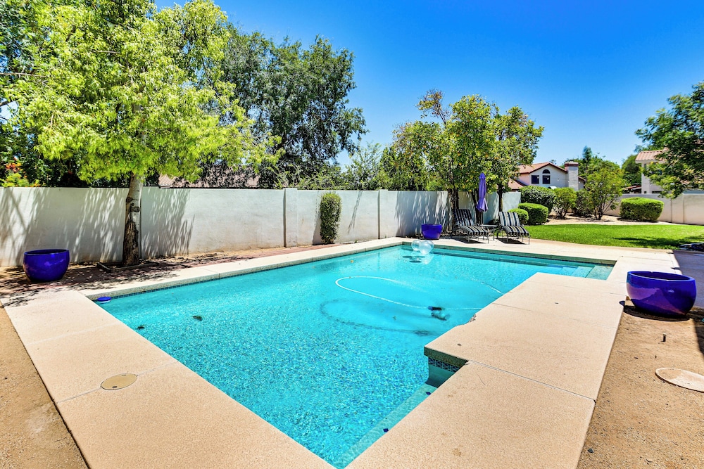 Dog Friendly! Modernist Oasis in North Scottsdale