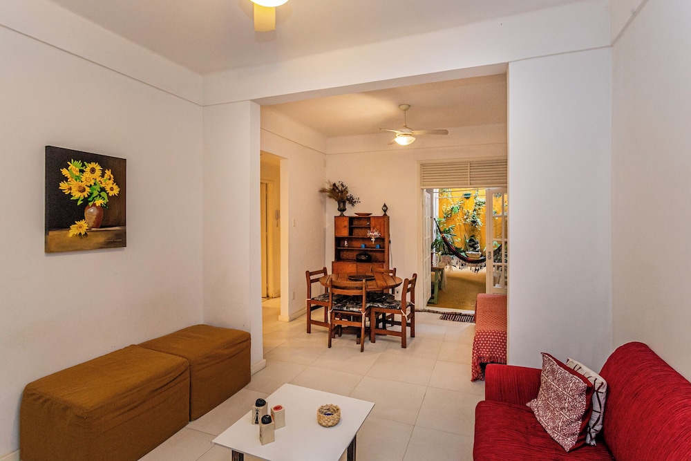 Copacabana com Varanda – 3 min da praia