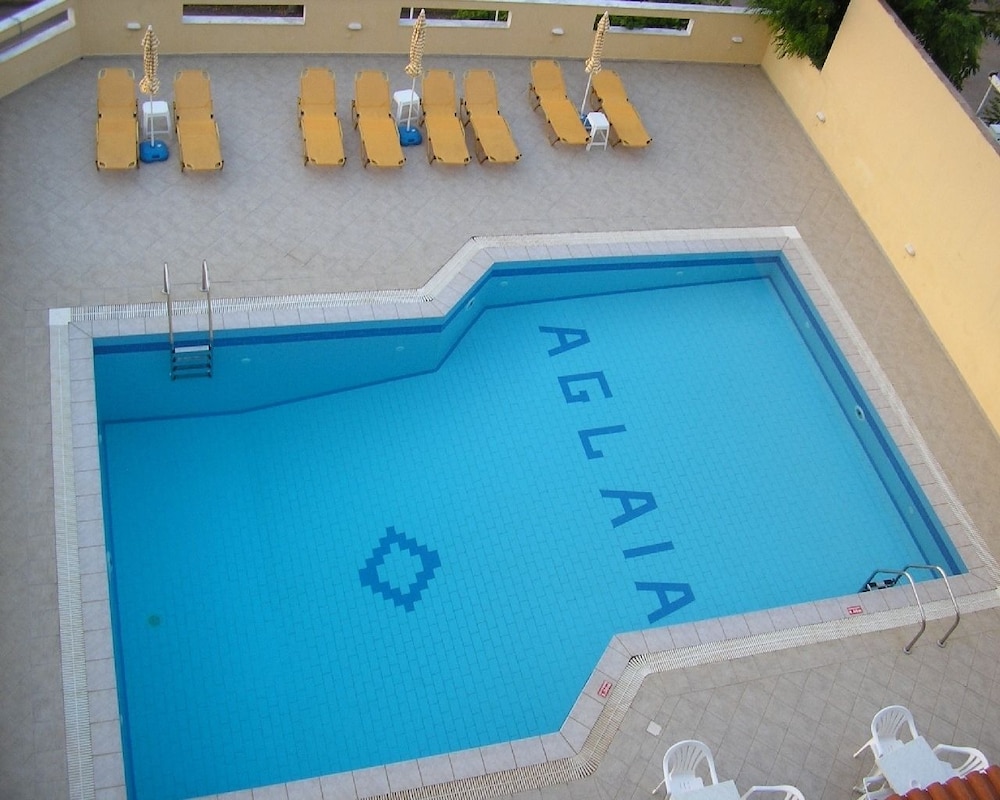 Aglaia Apartments & Studios