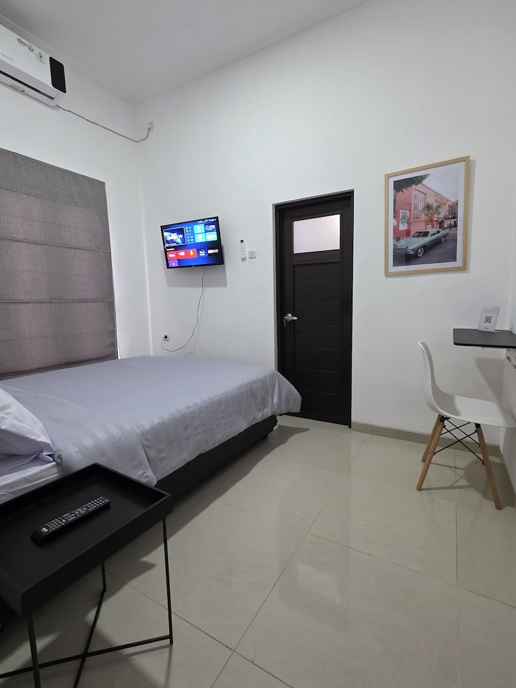 Shini Guest House