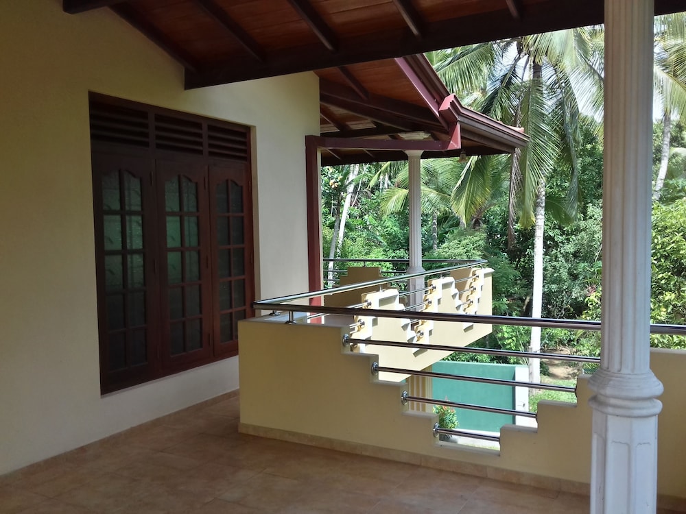 Vinses Villa in Hikkaduwa
