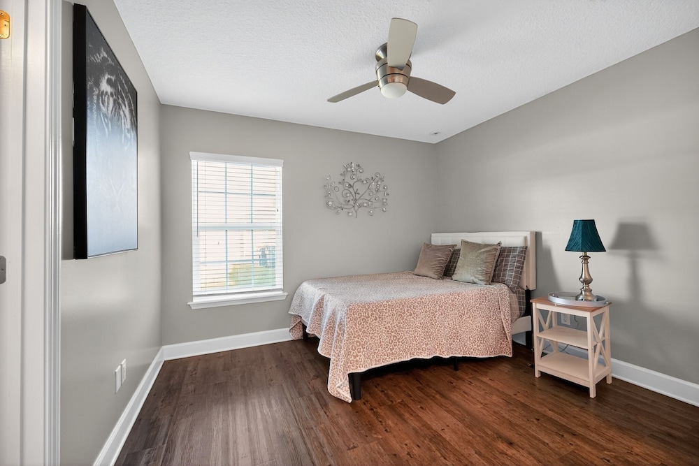 Floridays Manor 4 Bedroom Home