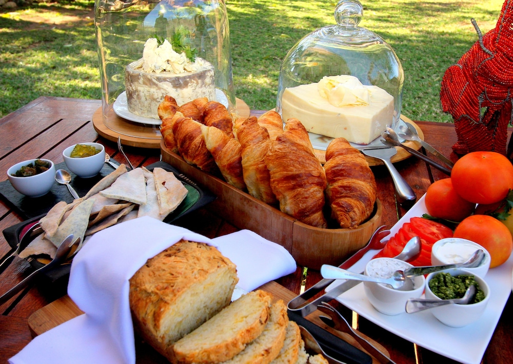 Amakhosi Safari Lodge and SPA