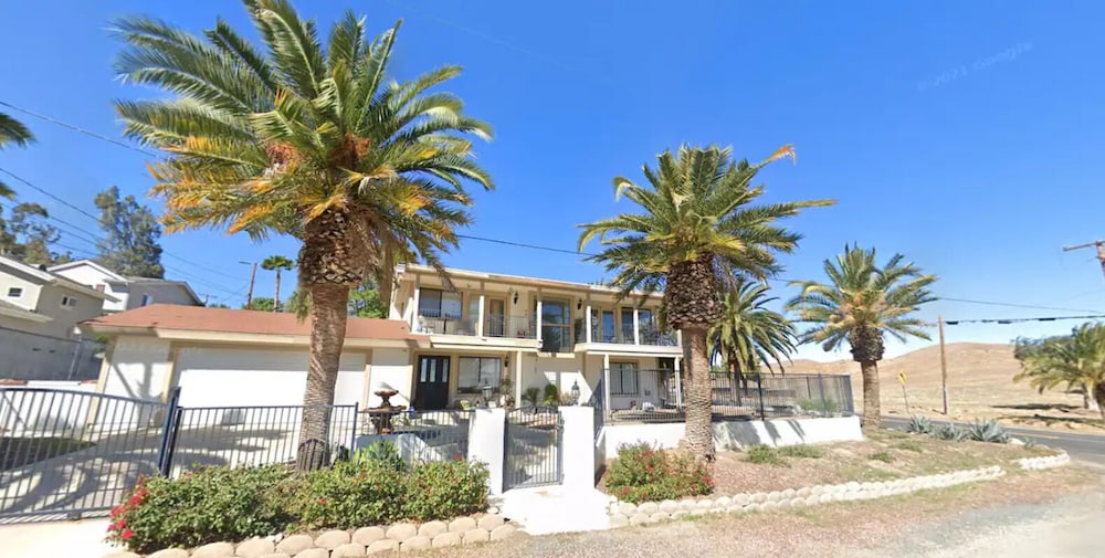 Elsinore Lake Estate - Property Image 30