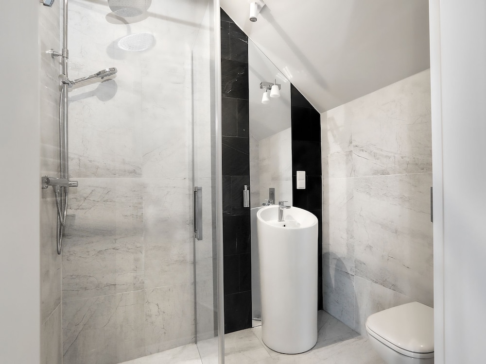 Sweet Suite Apart