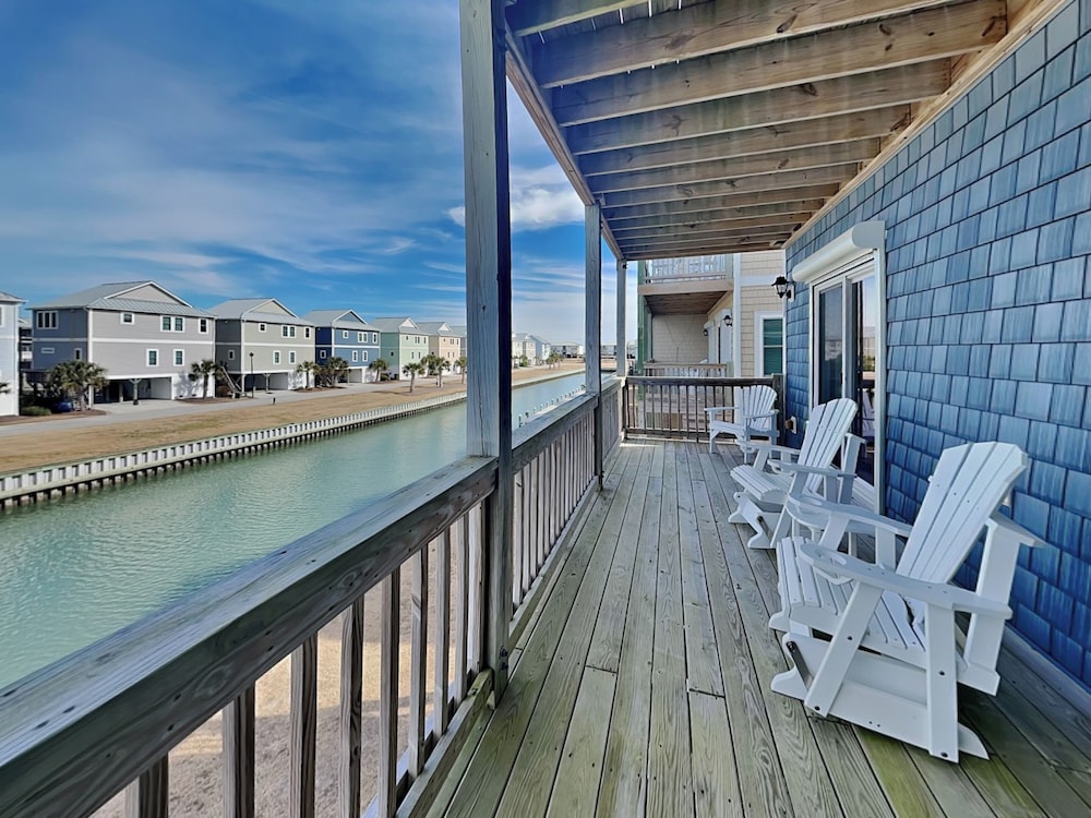 Queens Grant by Topsail Realty