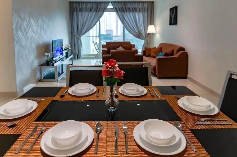 Chic 3BR KSL Desplanade 2 TVs Free Parking photo 1