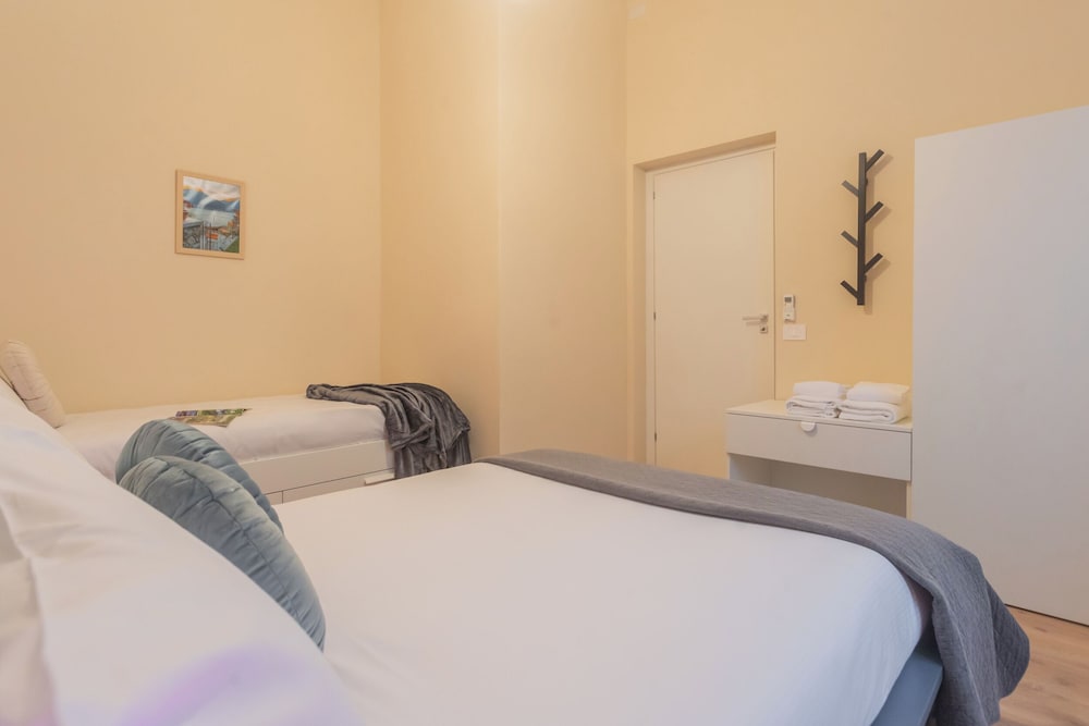 Simar Apartments nearby Como S.G. Train Station by Rent all Como