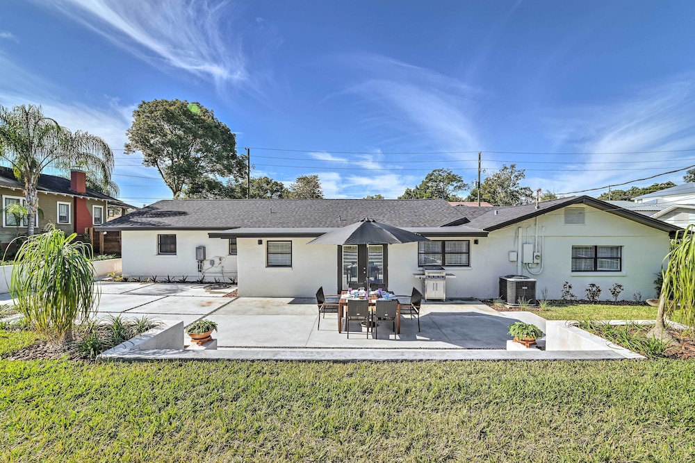 Mid-century Modern Escape in Central Lakeland! view 4