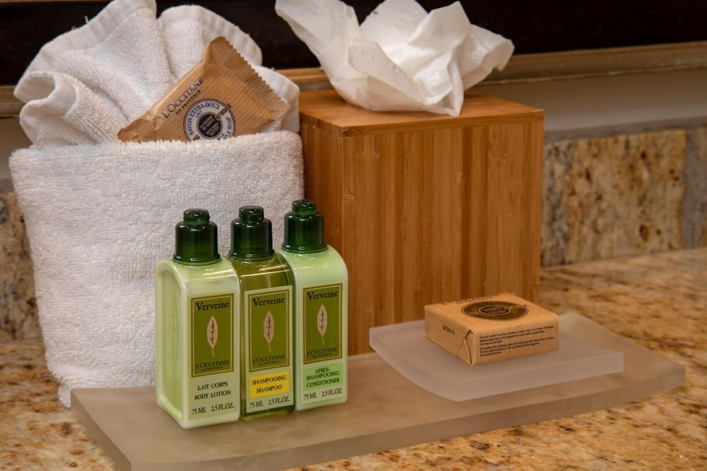 NEW KBM Resorts Free CAR Honua Kai Hokulani Ocean Glimpses 1-bedroom Condo, Breathtaking Views! Hkh-516