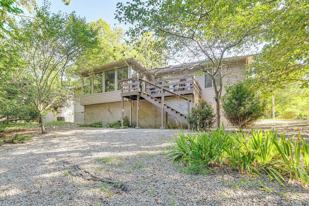 Bike, Golf, Swim: Modern Bella Vista Home w/ Deck!
