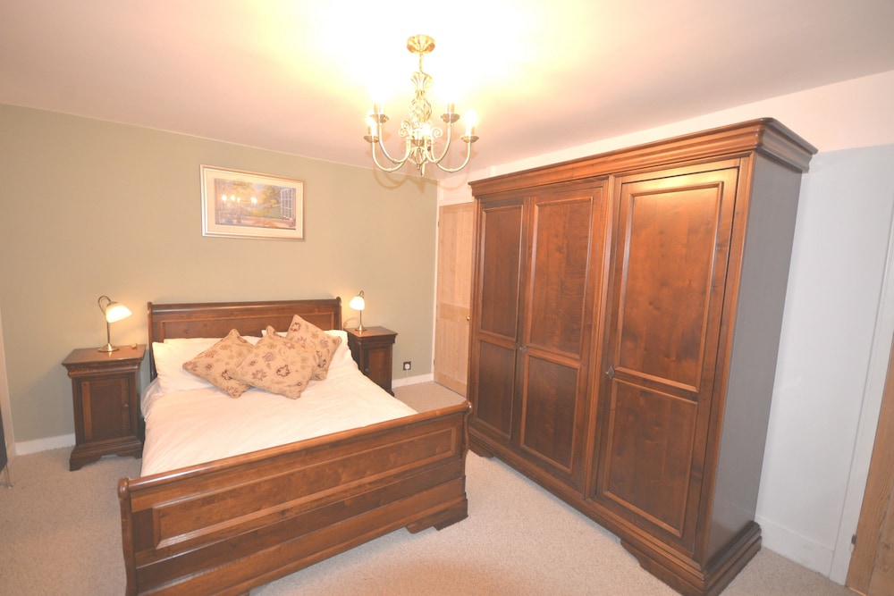 Delightful Cottage In Sandwich - One Bedroom