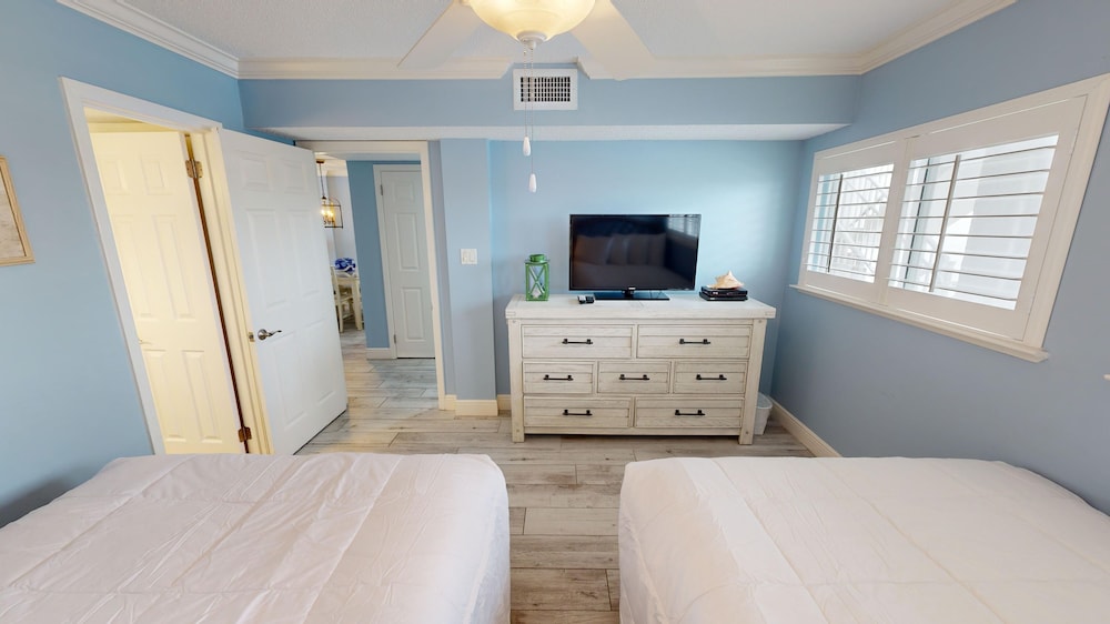 Beach House 401b 2 Bedroom Condo