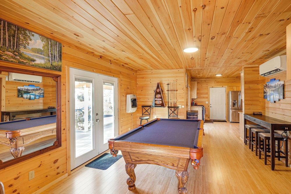 Hike, Ski & Explore: Patten Home w/ Pool Table!