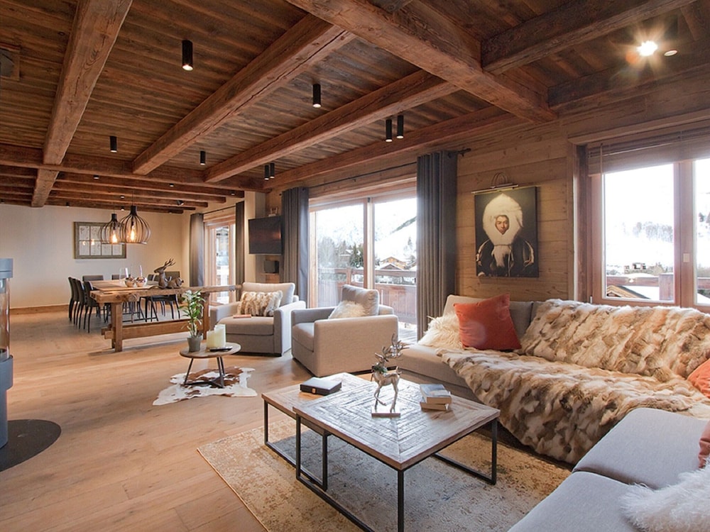 Chalet in Les Deux Alpes With Heated Pool