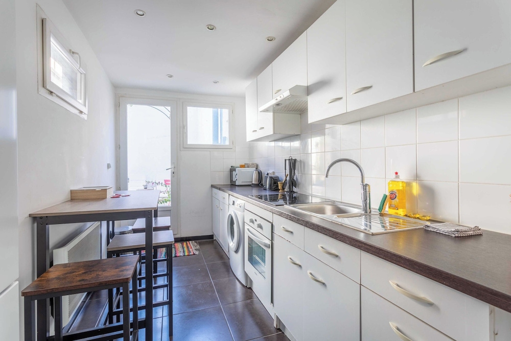 1 Bedroom Apartment in La Plaine