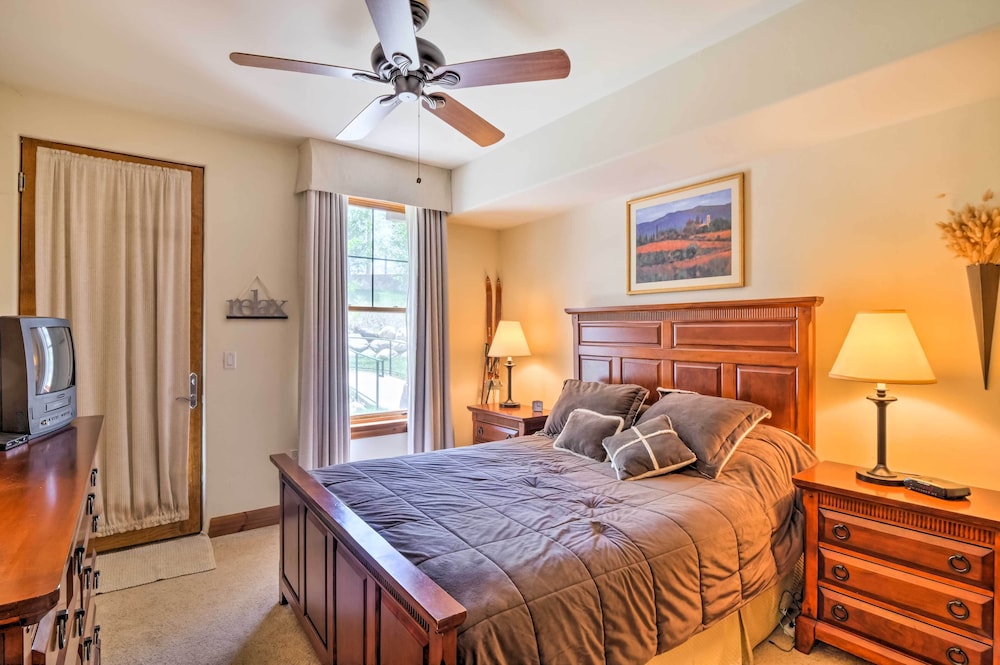 4 Mi to Ski: Summit County Condo w/ Resort Perks view 4