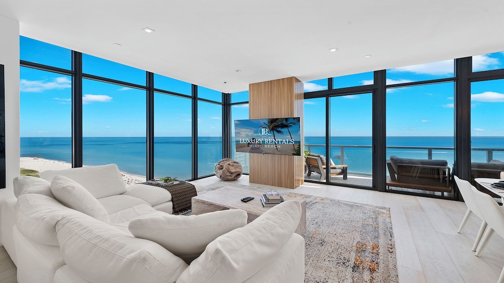 Luxury Vacation Rentals in South Beach by LRMB