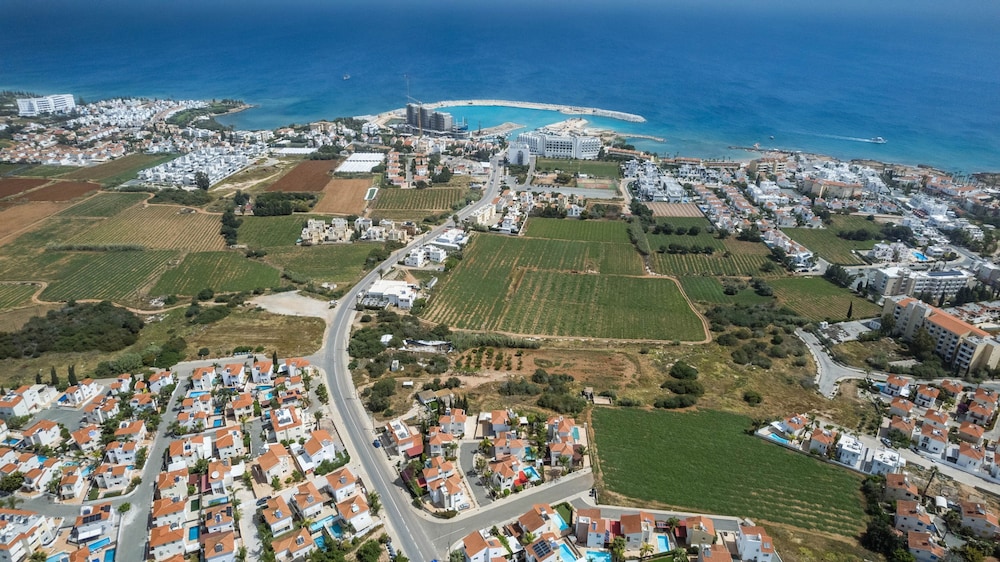 Pernera Blue Villa in Protaras