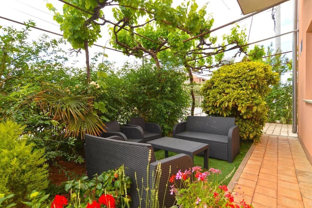 Lovely Flat Just Steps From the Beach