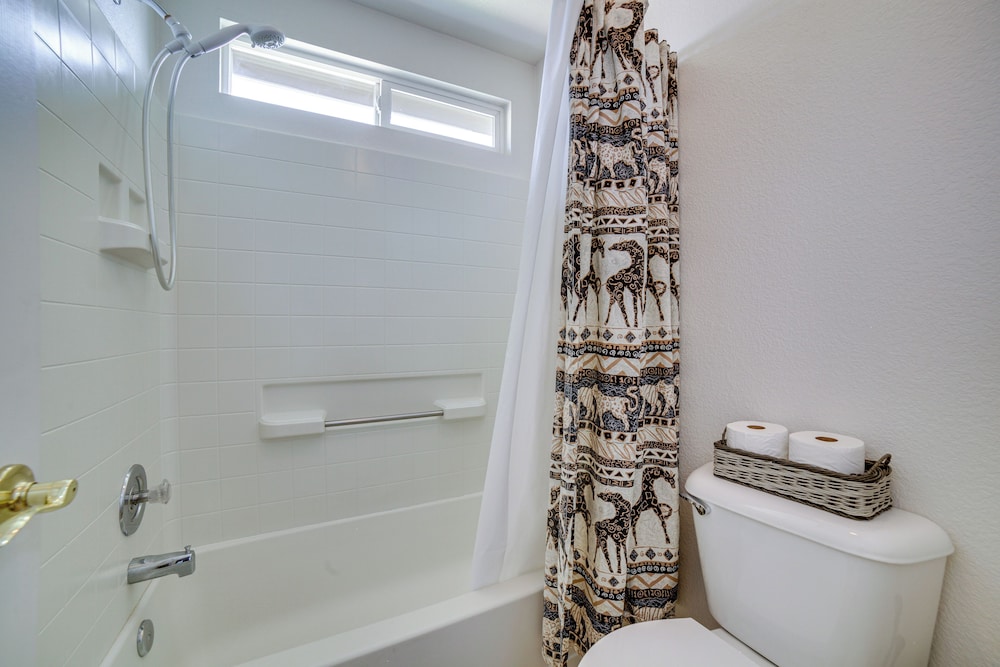 Reno Vacations - Spacious Reno Home w/ Deck 1 Mi to Downtown! - Property Image 3
