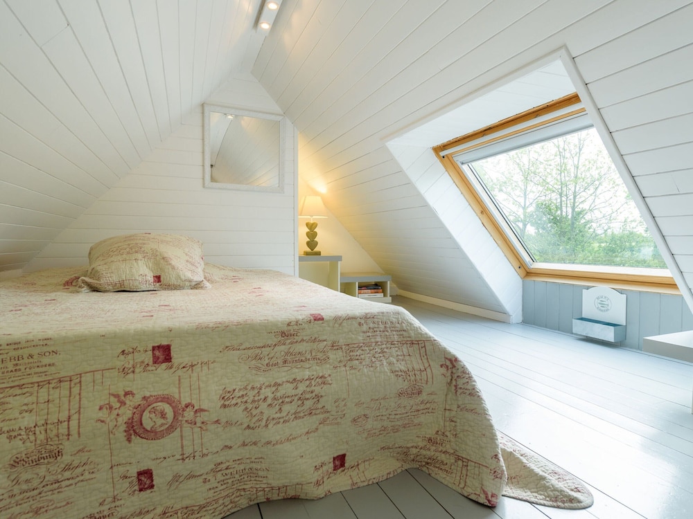 Peaceful Holiday Home in Plouguin With Indoor Pool view 3