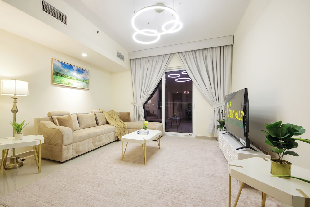 Silk Valley-Luxury 3B close to Beach
