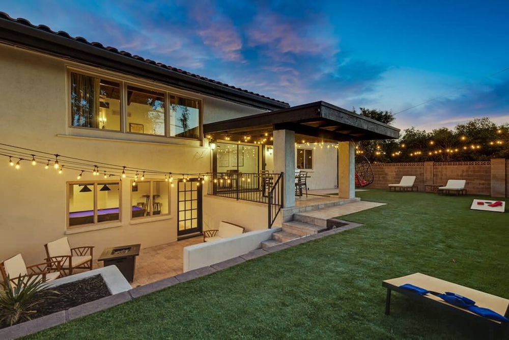 Huge Golf Course Home-free Heated Pool Theatre Gym