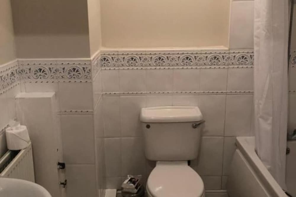 2 Bed-sleeps 3-parking-town Centre