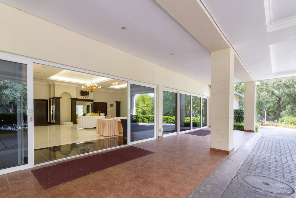 Johannesburg Vacations - Holiday Inn Johannesburg Sunnyside Park, an IHG Hotel - Property Image 1