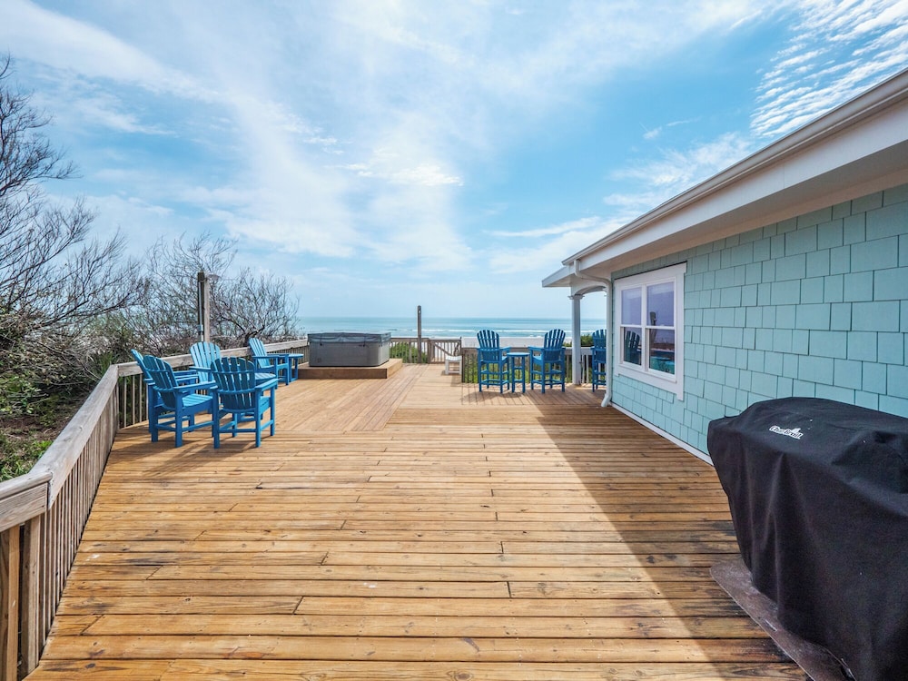 Surfside Cottage by Topsail Realty