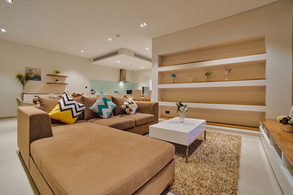 Modern 4 BR villa-golf view for family view 3