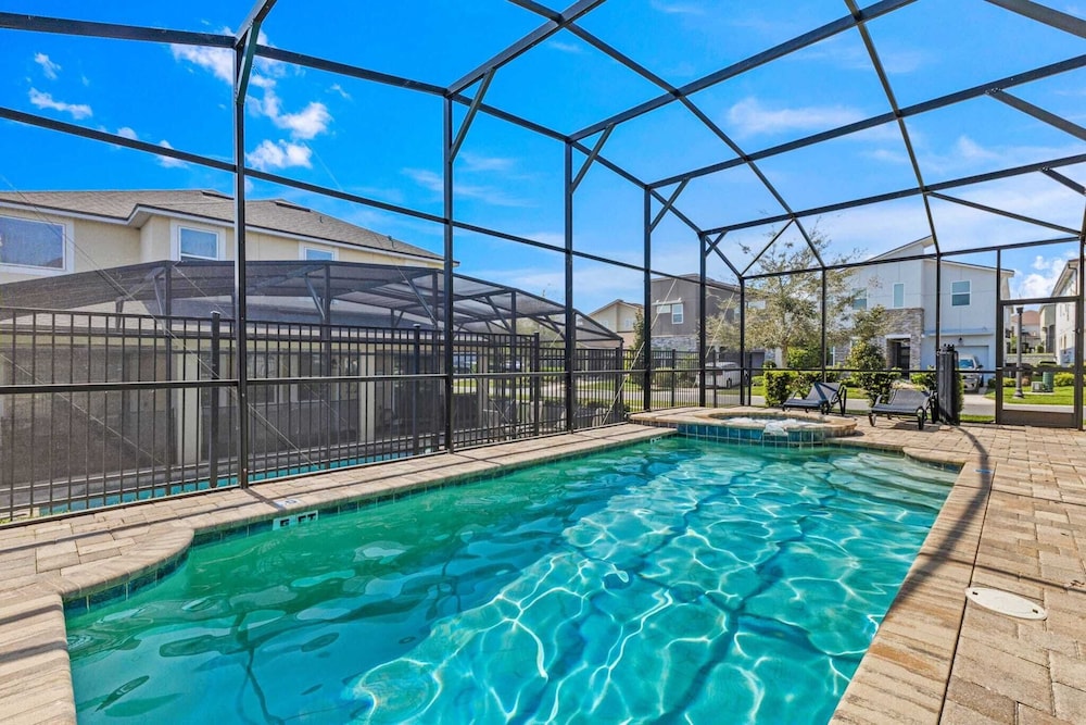 Minutes to Disney Parks + Universal Sleeps 21 w/ Pool, Hot Tub, Game Room