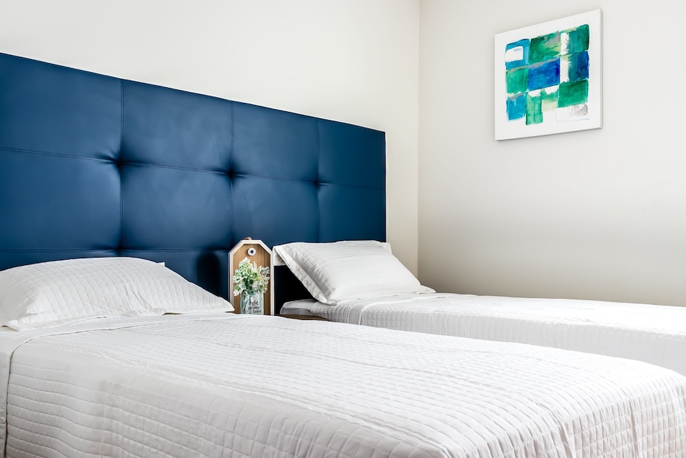 Lush Apartment Ocean View view 3